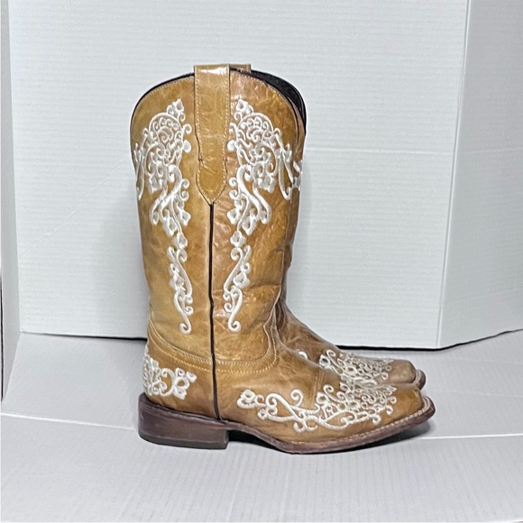 Floral Embroidered Square Toe Western Boot - Picture 4 of 15